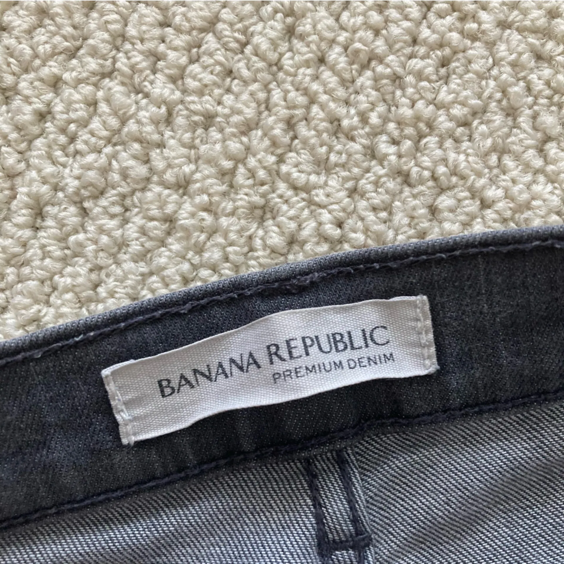 Banana Republic Dark Grey Skinny Jeans Pants Size 29 Stretch Premium Denim EUC - Image 3