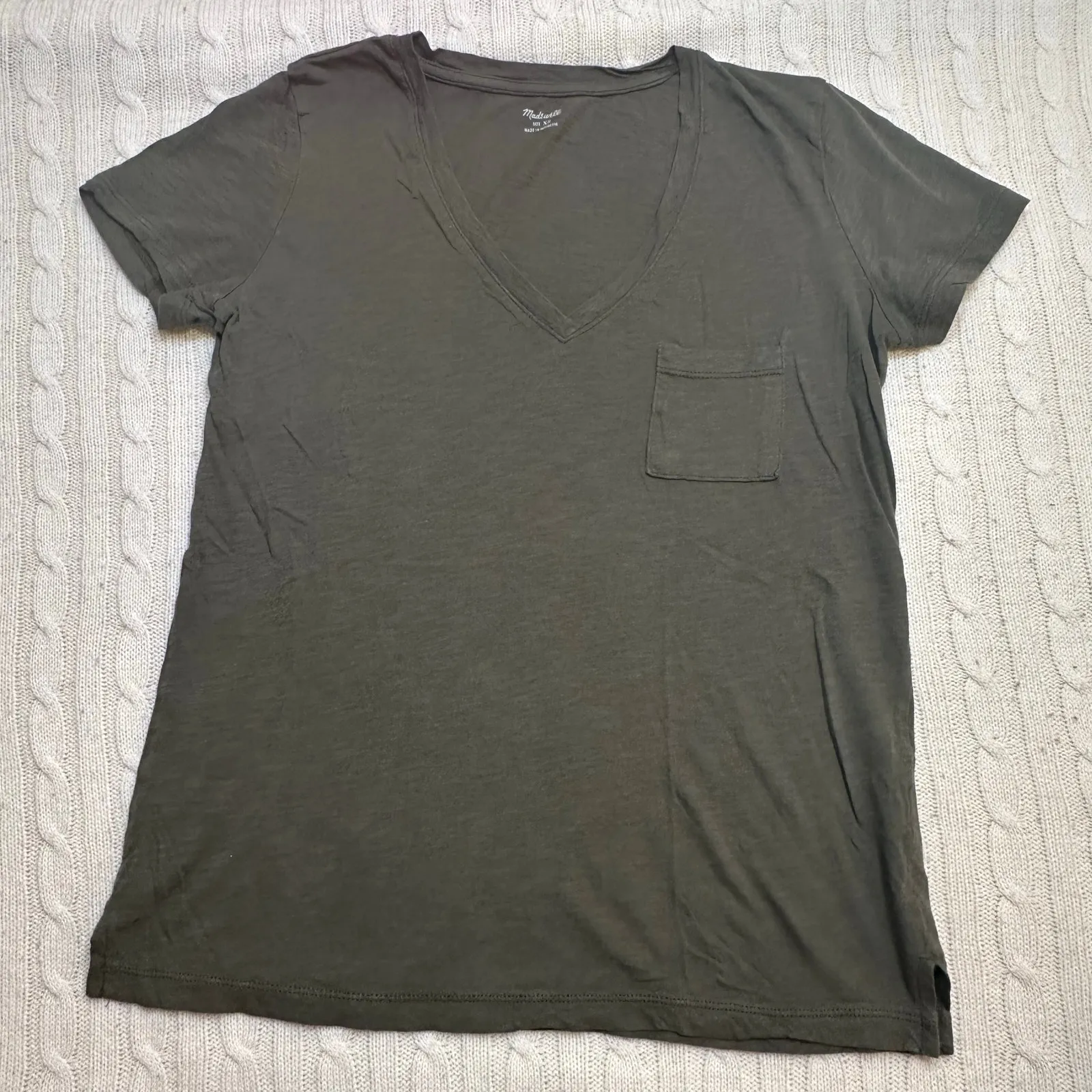 Madewell V-Neck Army Green Tee sz XS NormCore Basics - Image 2