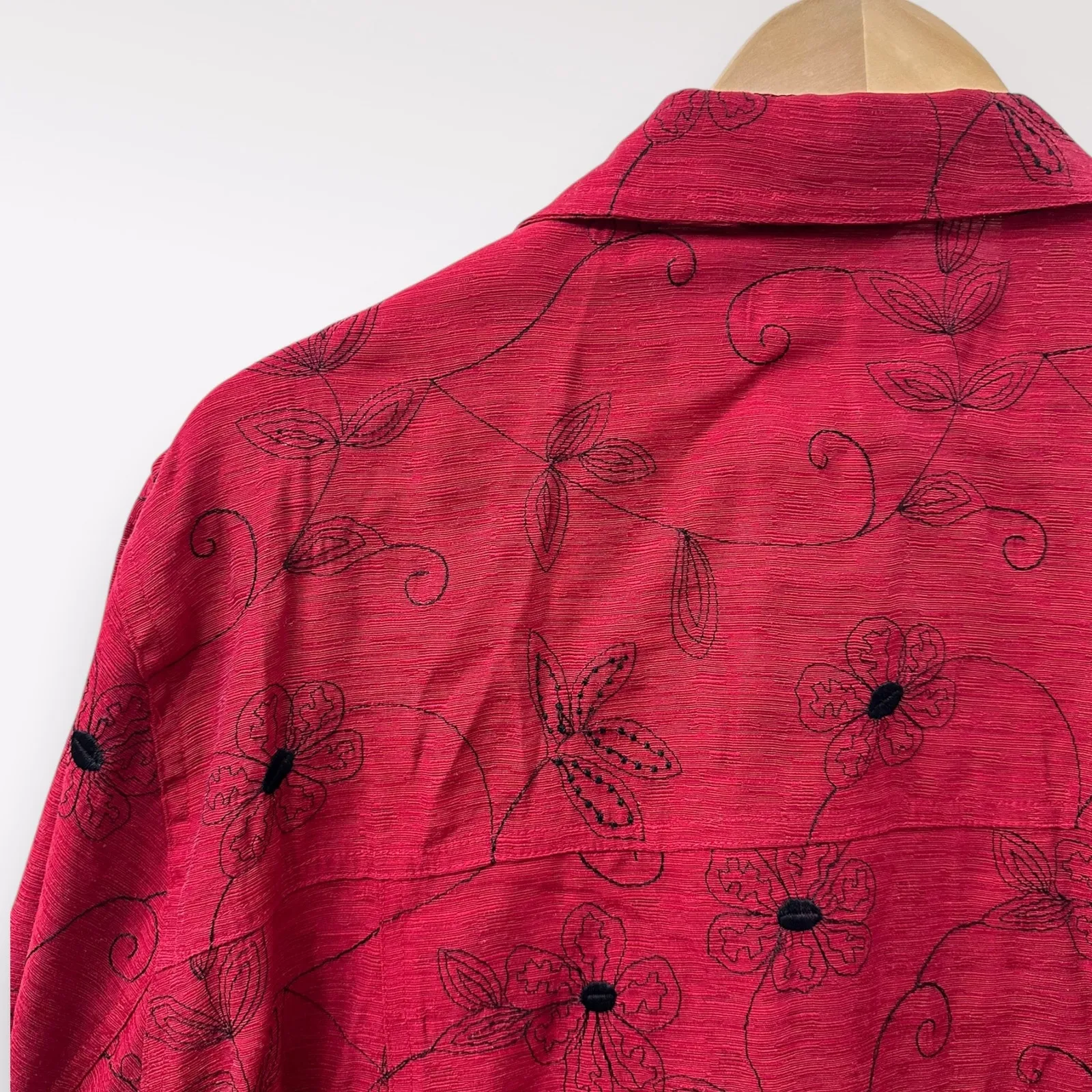 Silk Land 2X Red Top Plus Whimsygoth Floral Grandma Funky Embroidered Vamp Retro - Image 5