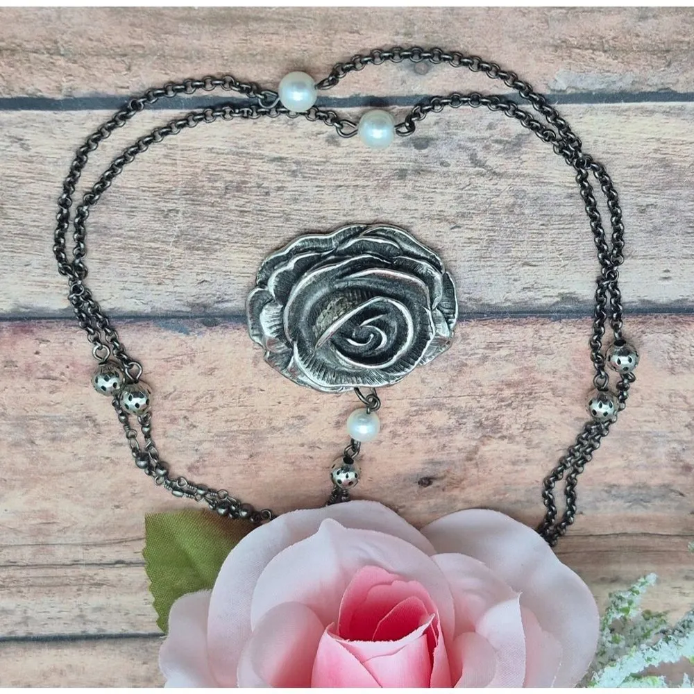 Rachel Roy Gunmetal Chain Silver Tone Rose Pendant Necklace Whimsy Goth Romance - Image 7