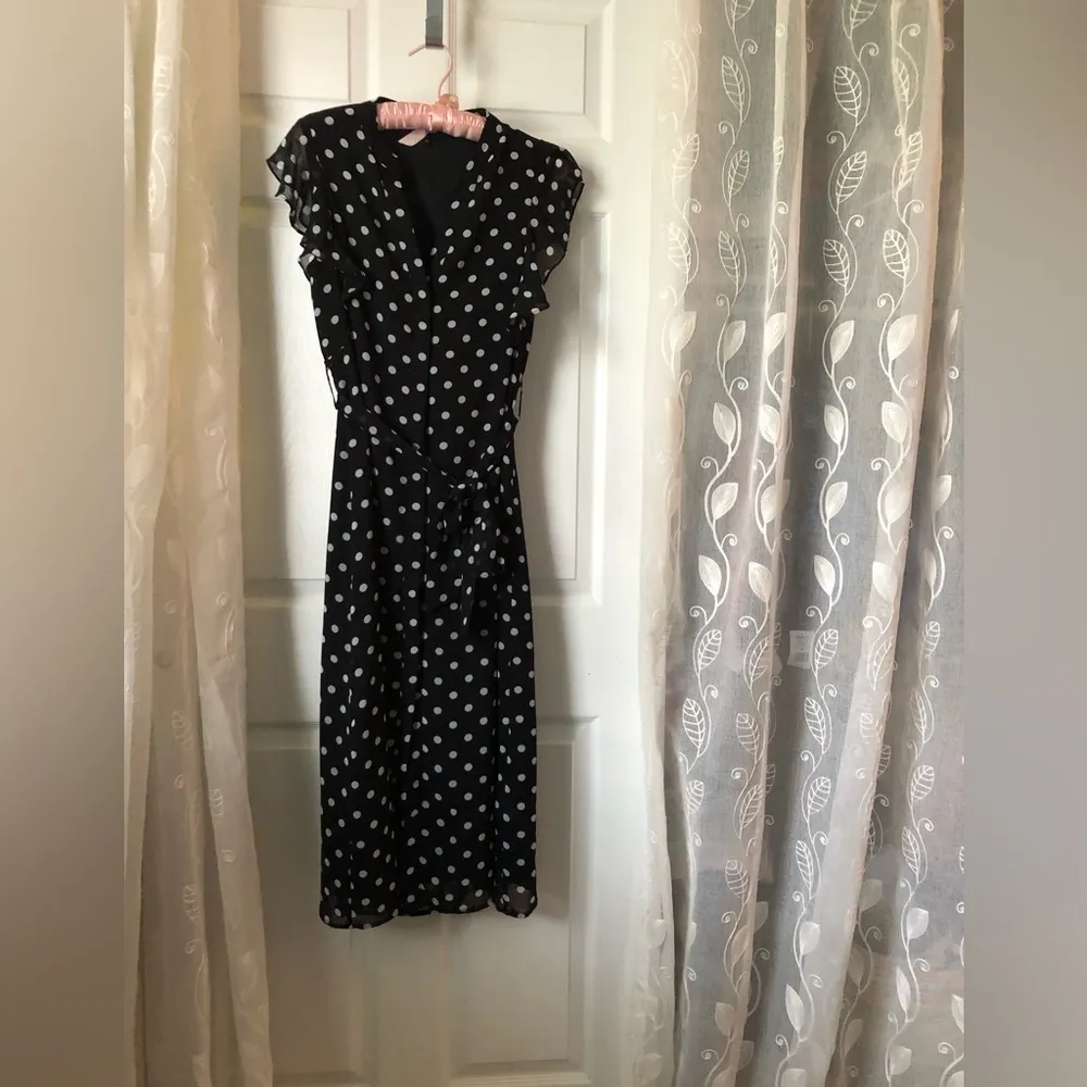 Who What Wear  polka dot midi button down shirt midi dress, with belt, size xs - Image 2