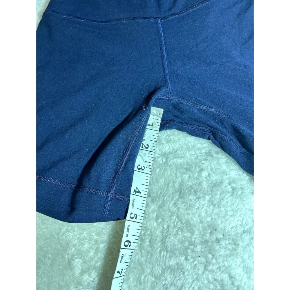 Lululemon‎ Marine Blue 5'' Shorts Size 4 - Image 2