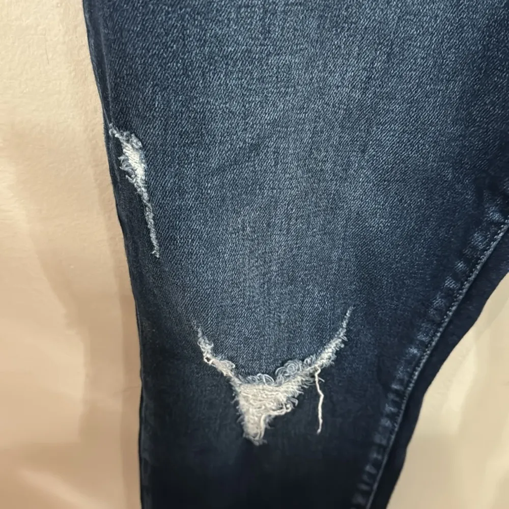 KanCan for Maurices high rise double exposed button distressed crop jeans sz 32 Blue - Image 9