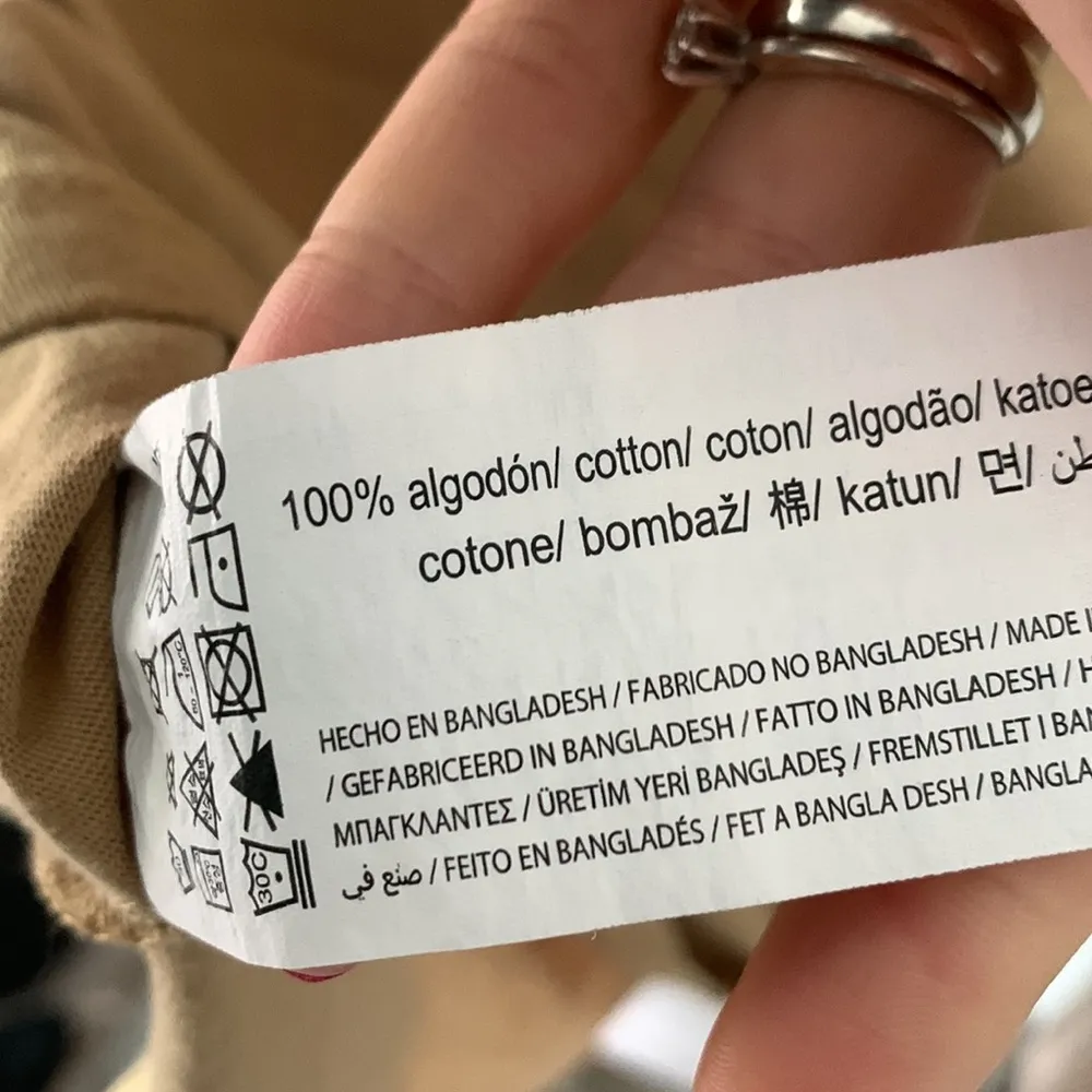 Brown Puppies Pull&Bear Tee / Size XS - Image 8