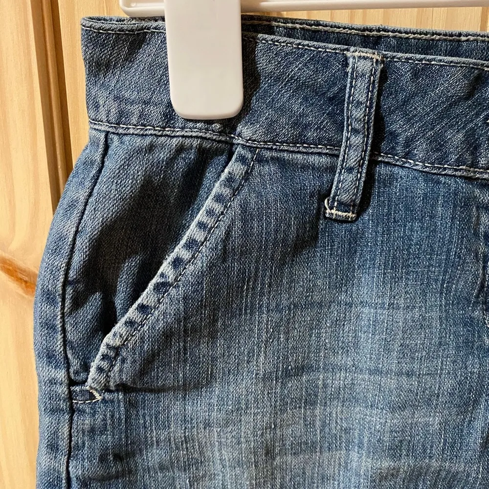 Apt 9 knee length denim skirt size 6 - Image 3