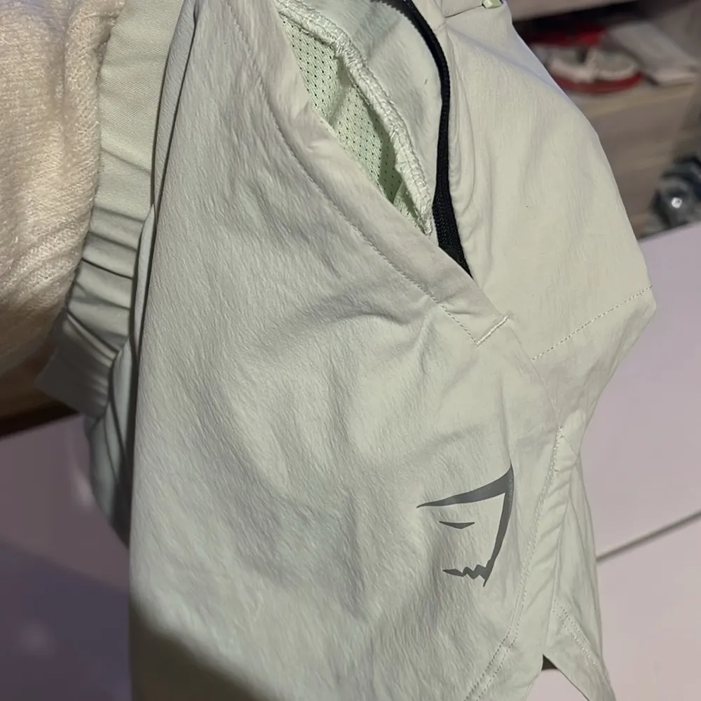 Gym shark shorts size M - Image 4