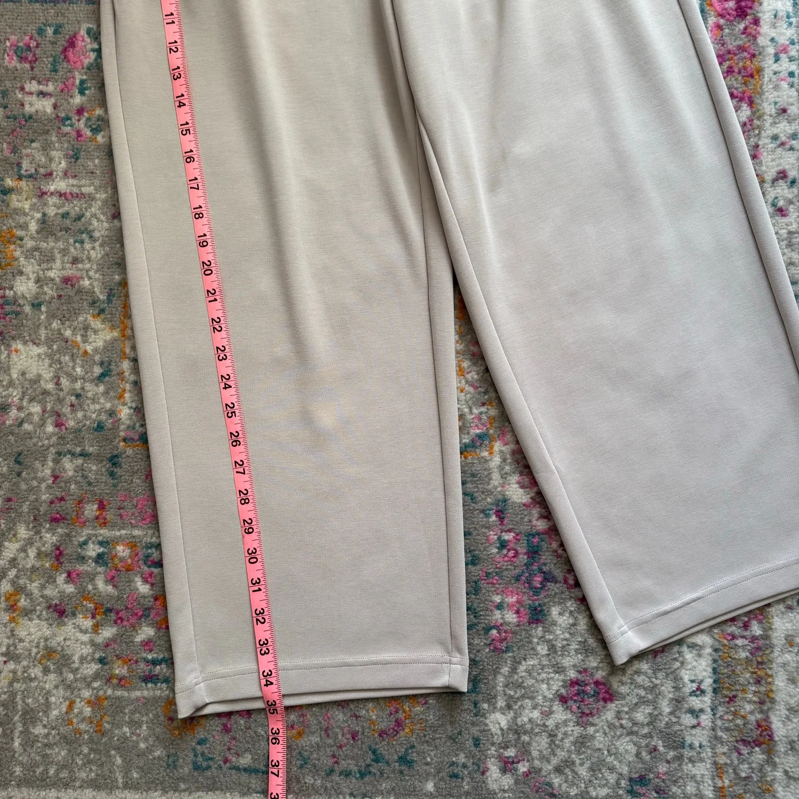 Athleta Seasoft Straight Crop Pants Abalone Grey Beige Women’s Size Large - Image 6