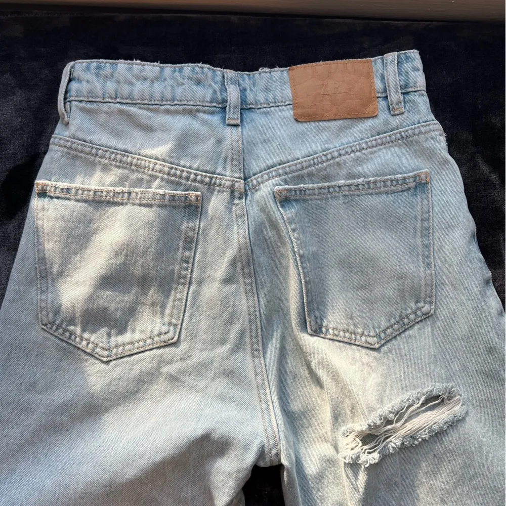 ZARA straight leg women’s jeans - Image 4