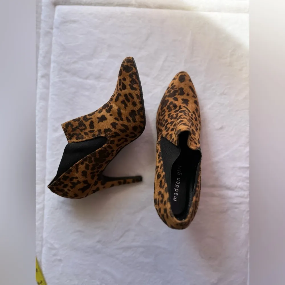 Madden Girl Stretch Women's Leopard Print Faux Suede Booties Slip On Size 8.5M - Image 5