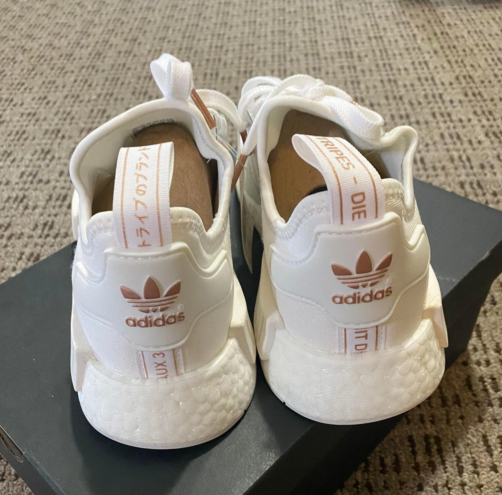 Adidas Nmd R1 - Image 3