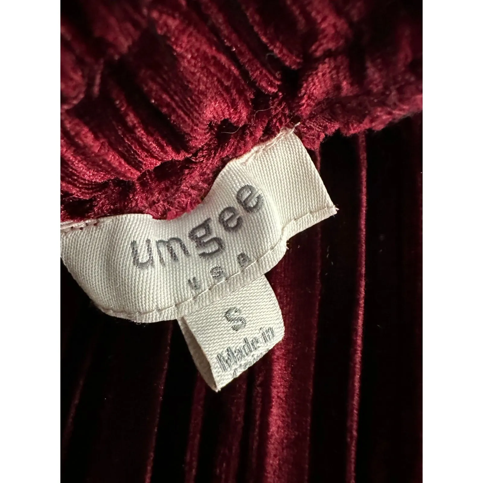 Umgee Burgundy Maroon Pleated Jewel Tone Holiday Slit Maxi Skirt Size Small - Image 3