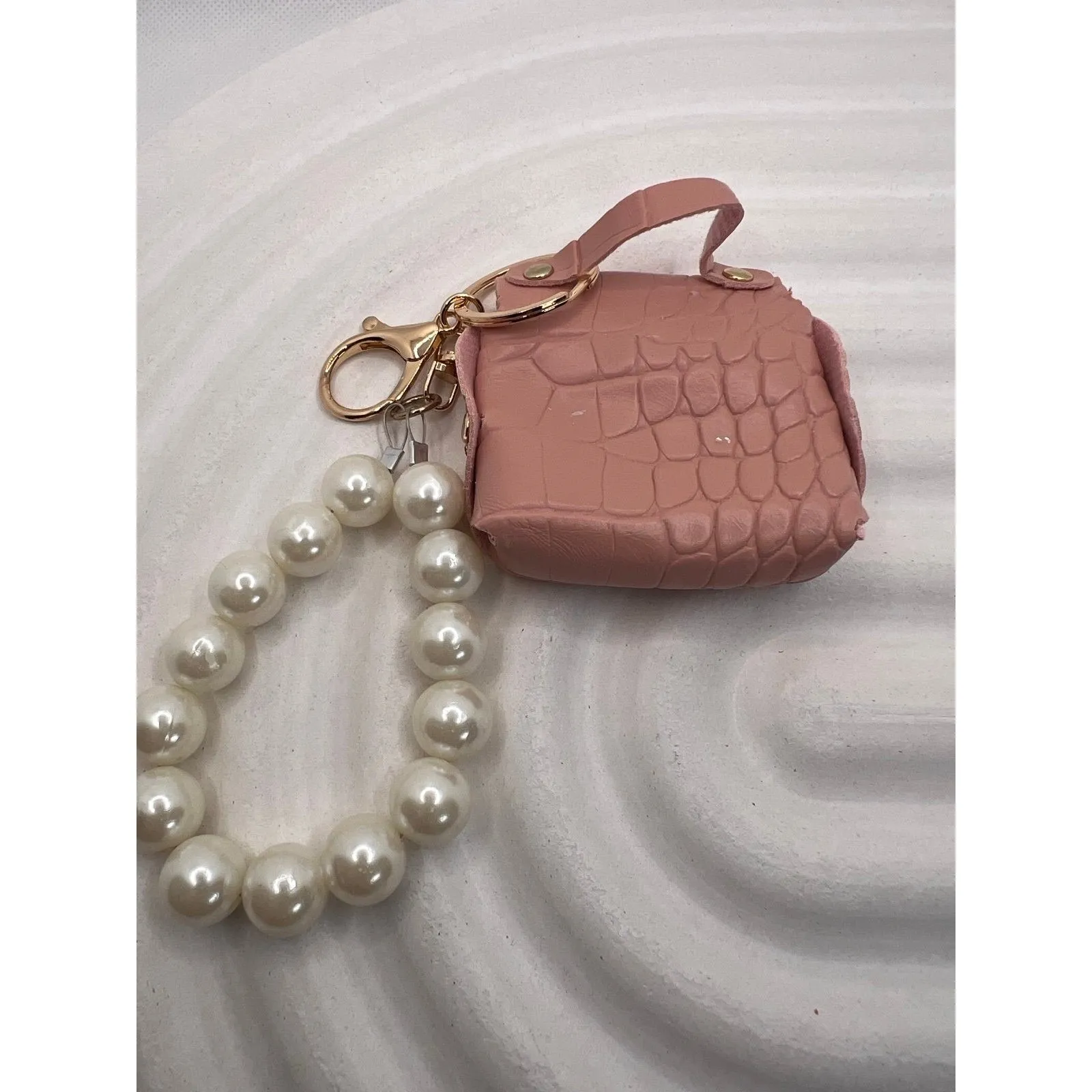 NWT Mini Purse Keychain Pink Faux Leather with Pearl‎ Handle, Coin Holder - Image 5
