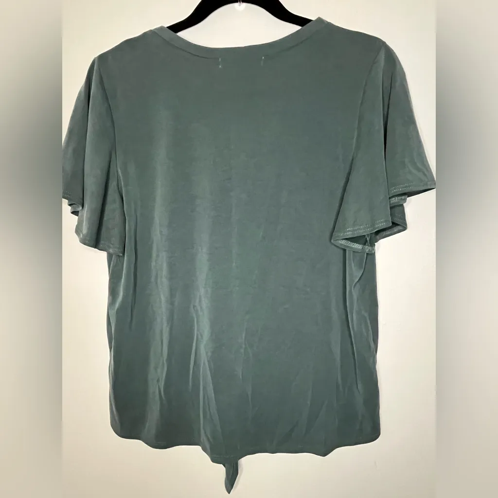 Green Envelope LA Short Sleeve Button Up Front Tie Knot Sage Green Shirt Medium - Image 2