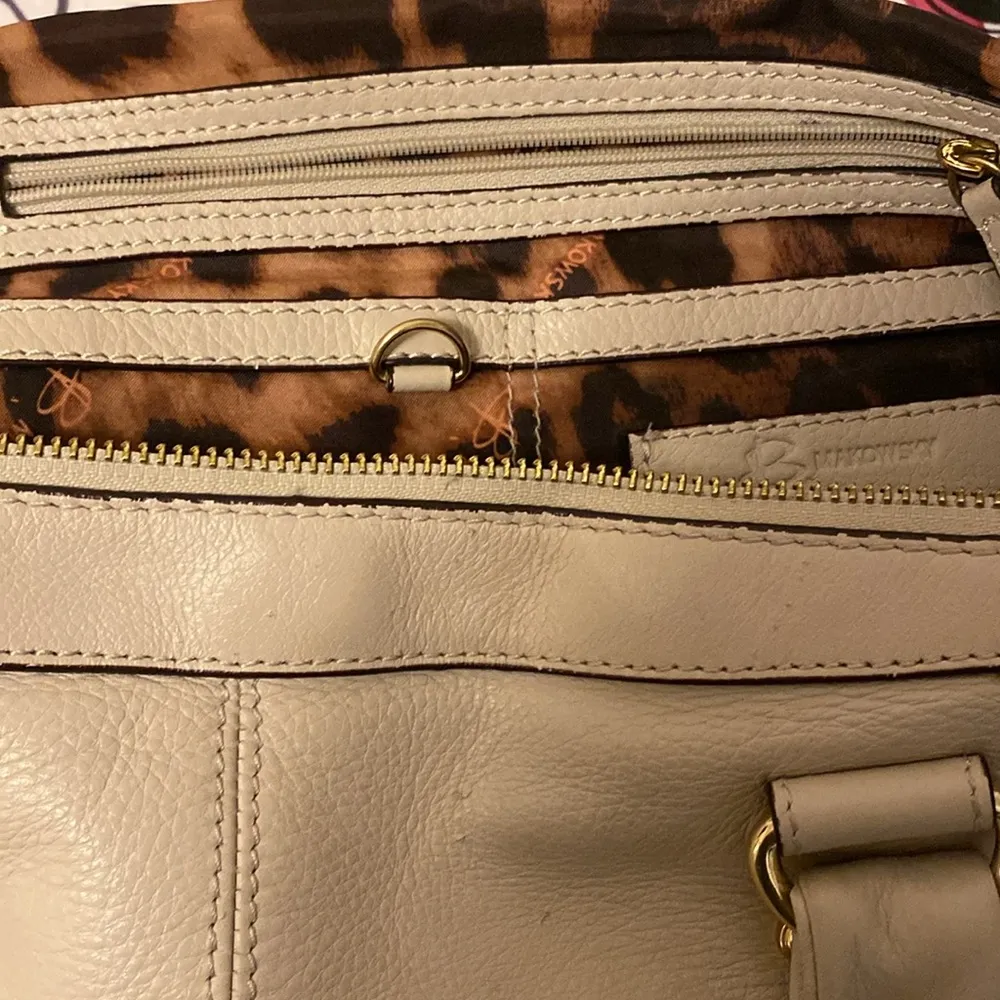 B Makowski Tan Leather Tote/Shoulder Bag 12”x16” Slight Mark Bottom - Image 6