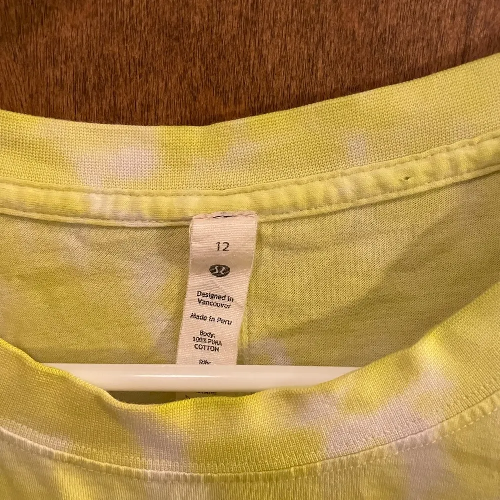 Lululemon All Yours cropped tee tie dye size 12 - Image 2