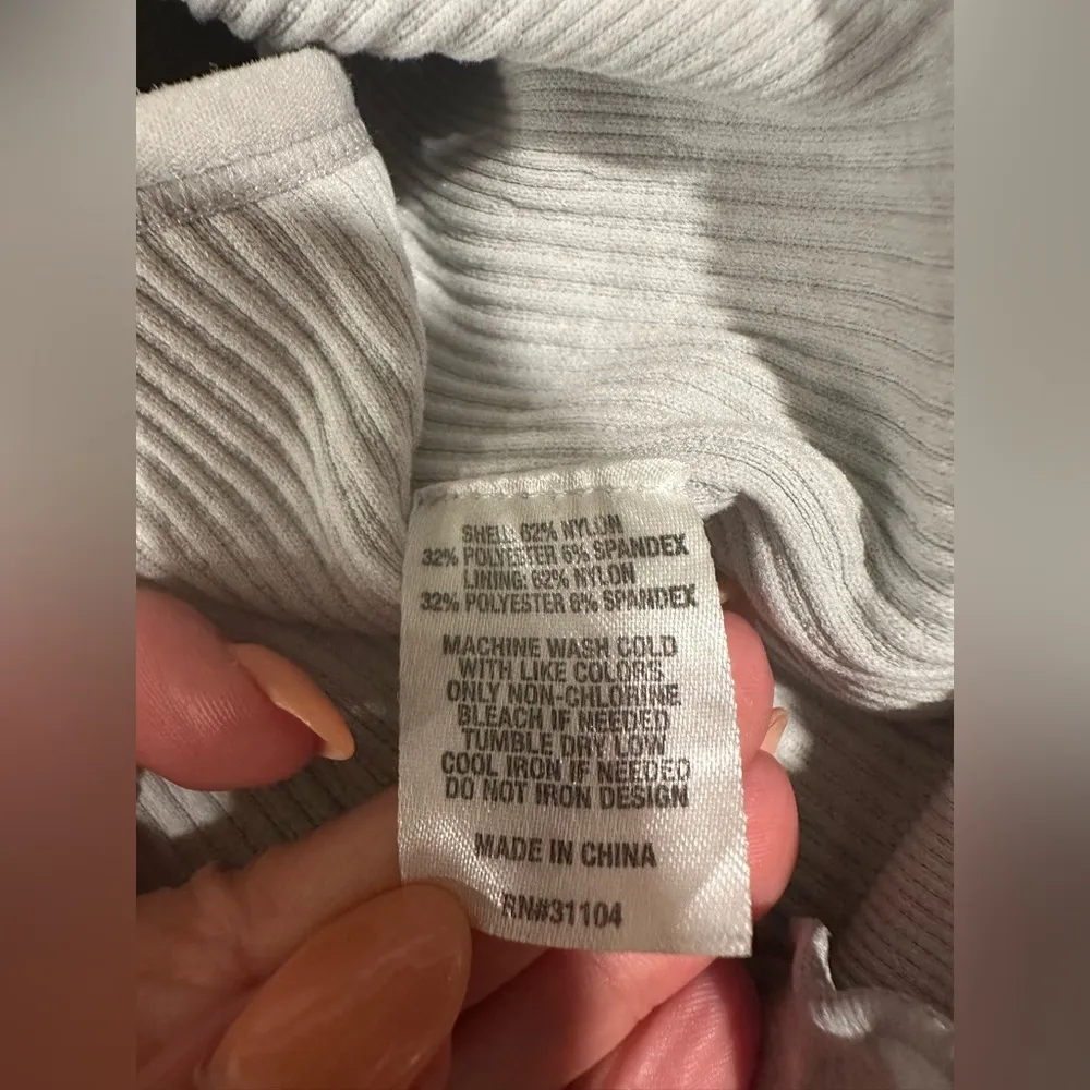 Euc BODY & SOL BLACK LIGHT GRAY / PALE BABY BLUE RIBBED STRECHY CROP TANK Silver Size XL - Image 4