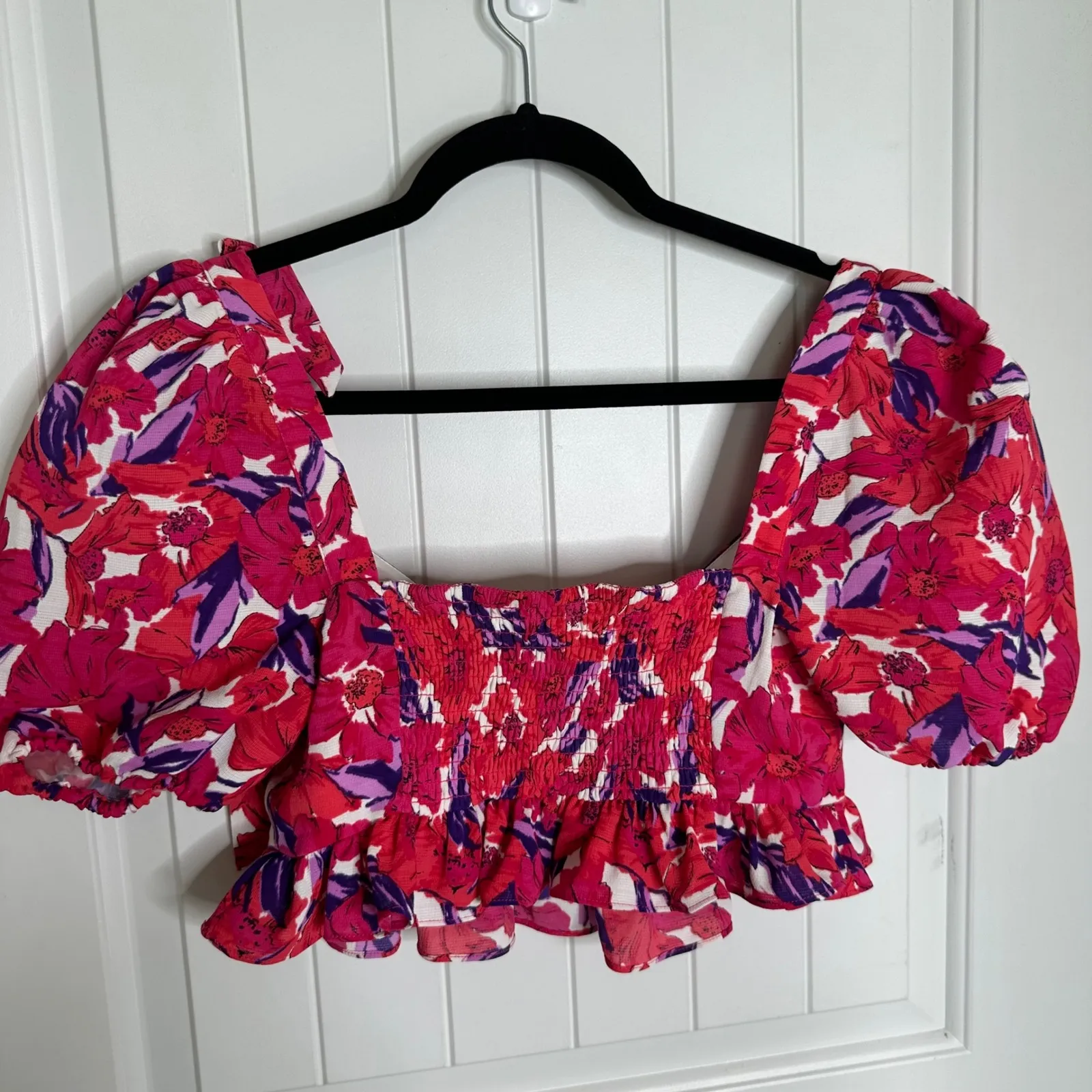 Lovers Friends Revolve‎ Brady pink smocked floral crop top size small feminine - Image 7