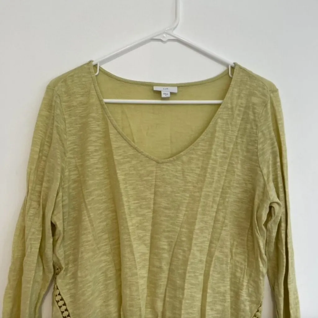 J. JILL Linen Blend Top Chartreuse Green V-Neck 3/4 Sleeve Crochet Asymmetrical - Image 3