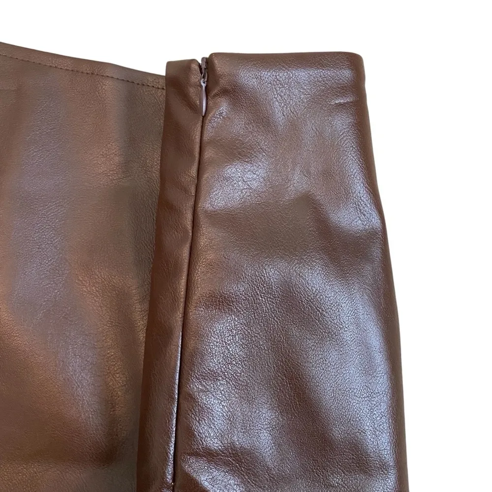 Easy Clothes Brown Faux Leather Mini Side Zipper Skirt Size Large - Image 4