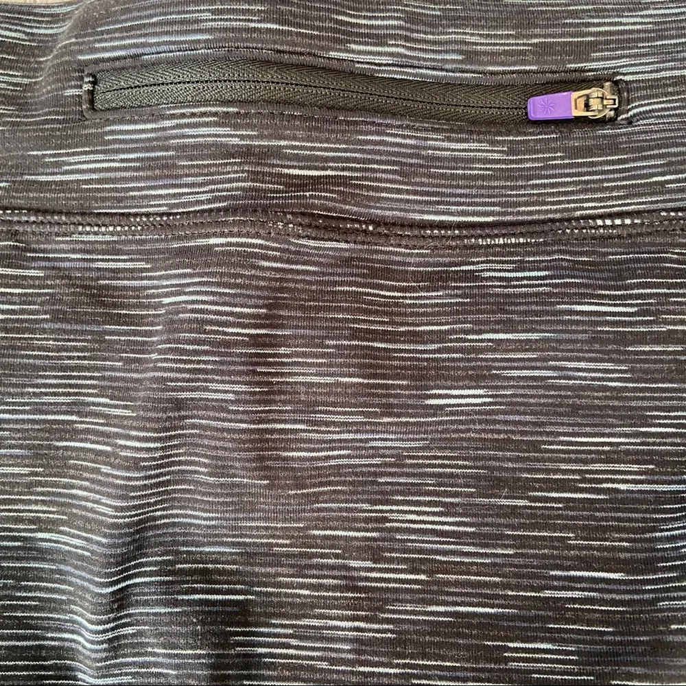 Athleta Contender 2 in 1 Skirted Skort Capri.  Size Small. Excellent Condition. - Image 7