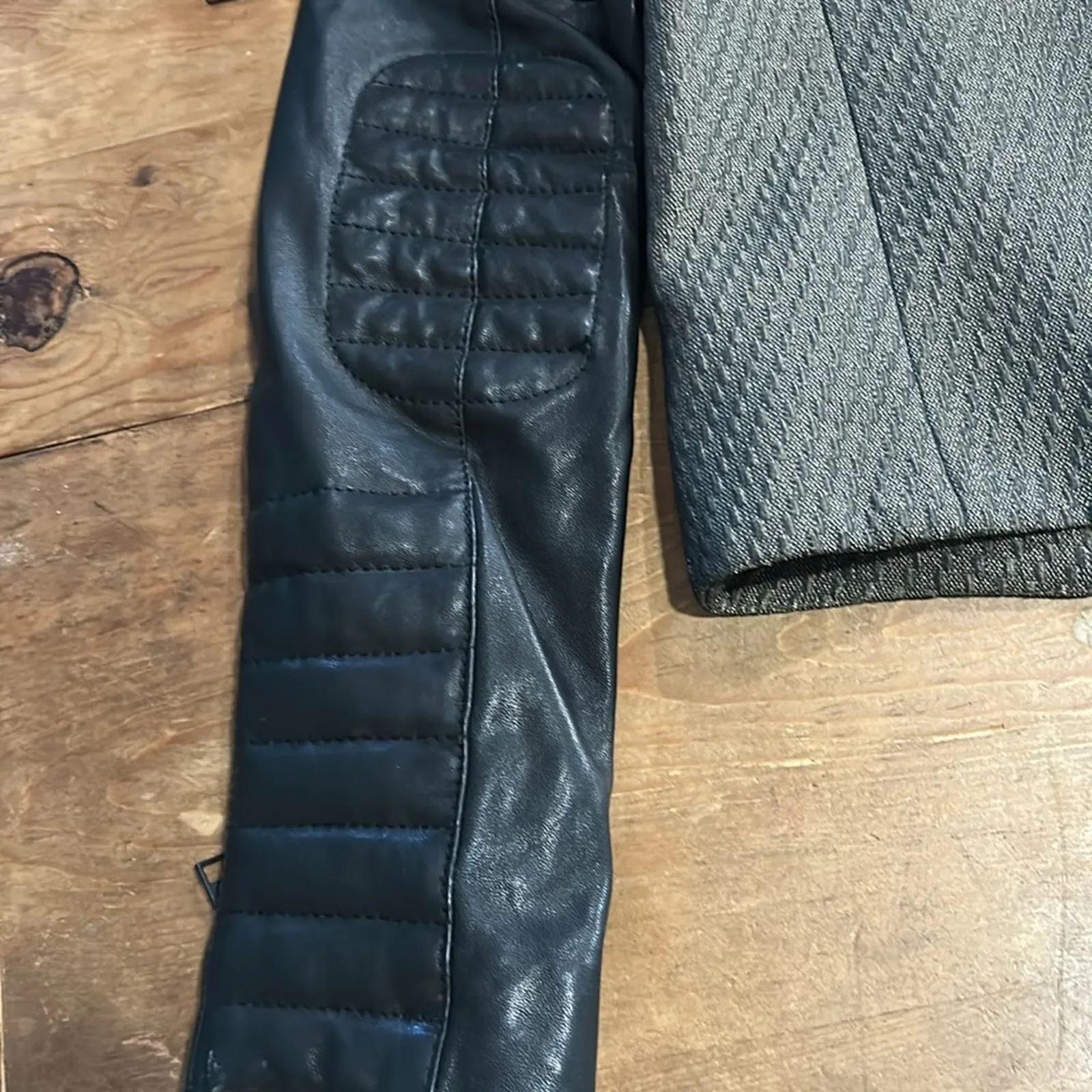 Woman’s Allsaints Abel Biker Jacket Black Leather Contrast Sleeves Size 4 - Image 12