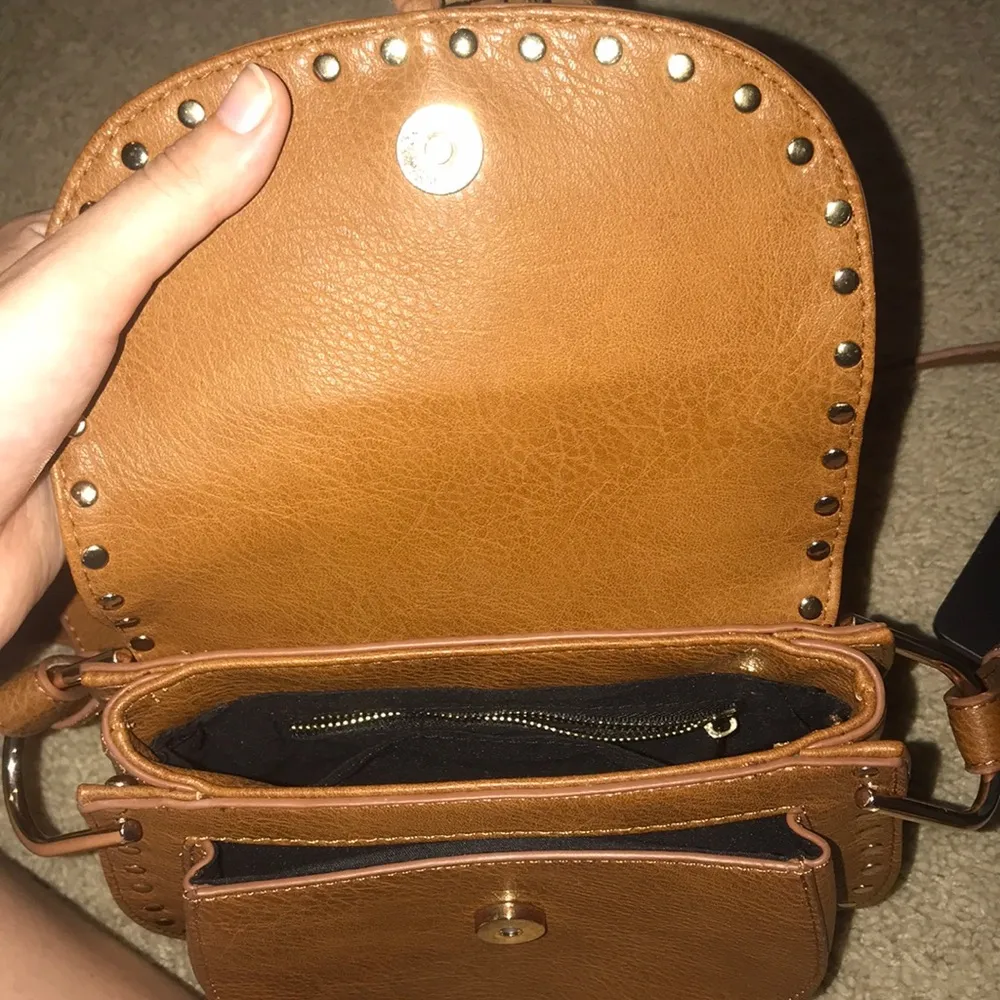 Forever 21 brown and gold purse - Image 5