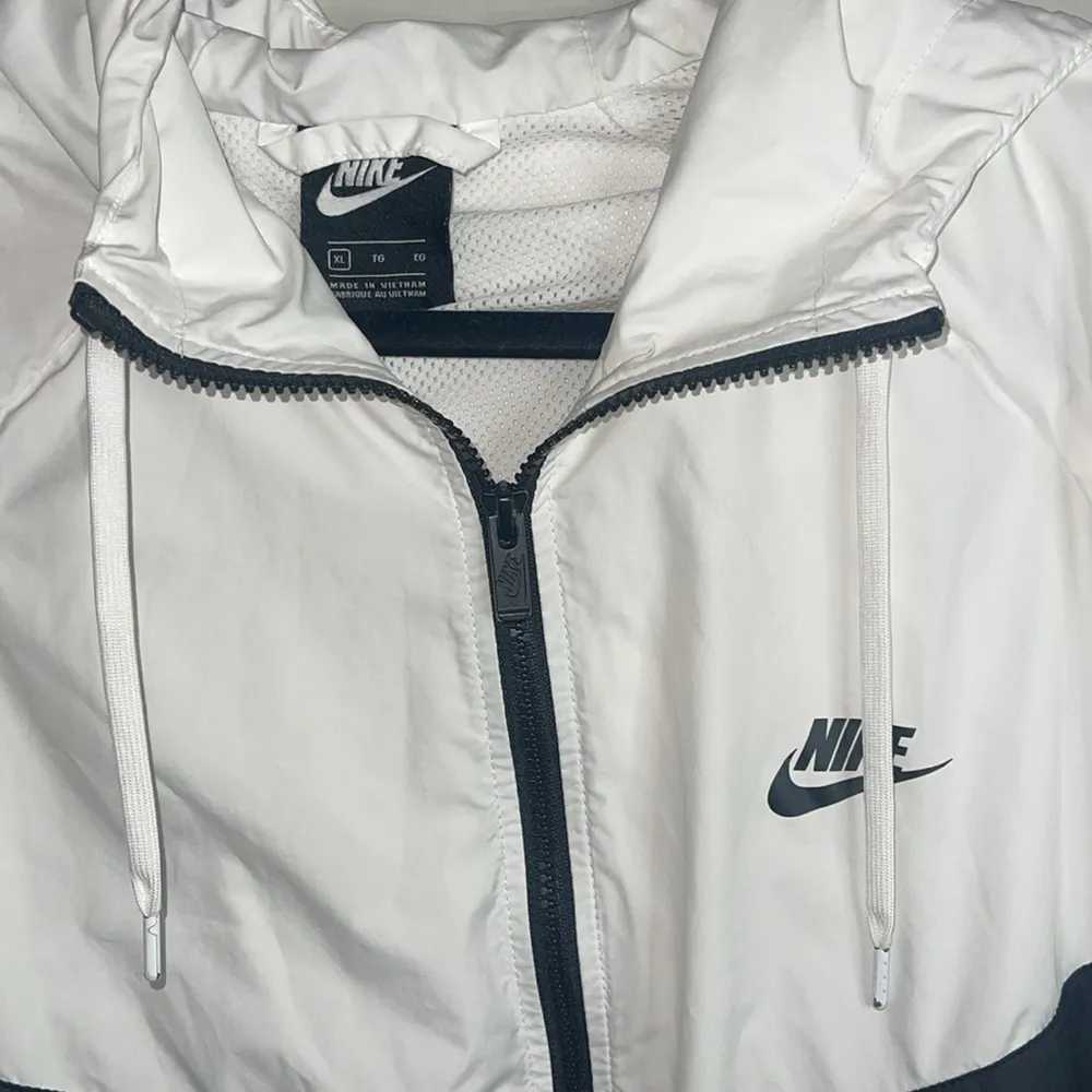 Nike  Windrunner Black and White Jacket - Image 2