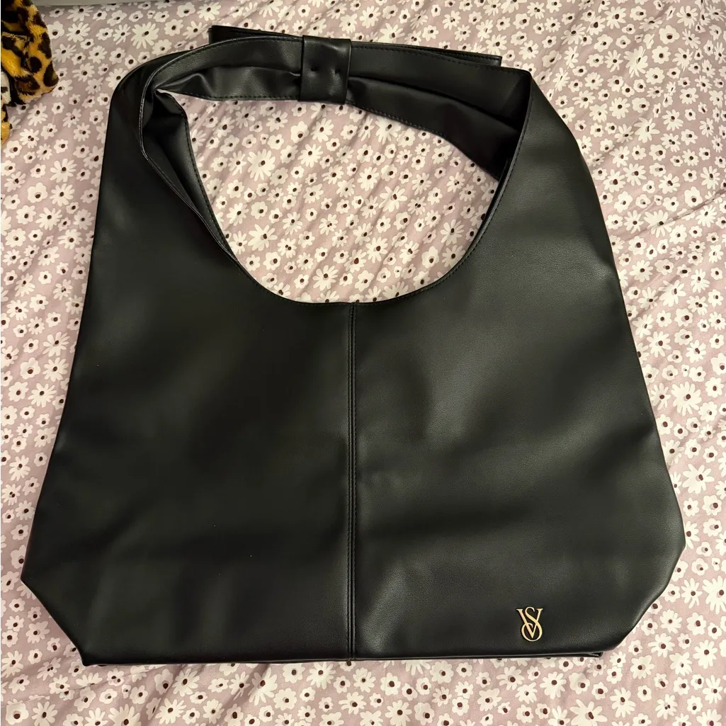 Victoria’s Secret Black Bow Tote Hobo Bag 23.25"H x 15"W x 6.75"D New  Purse - Image 5