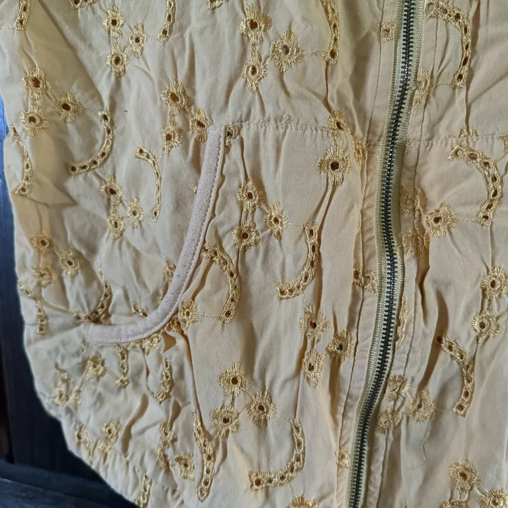 City Hearts Vest Women’s Size Large Yellow - Image 8