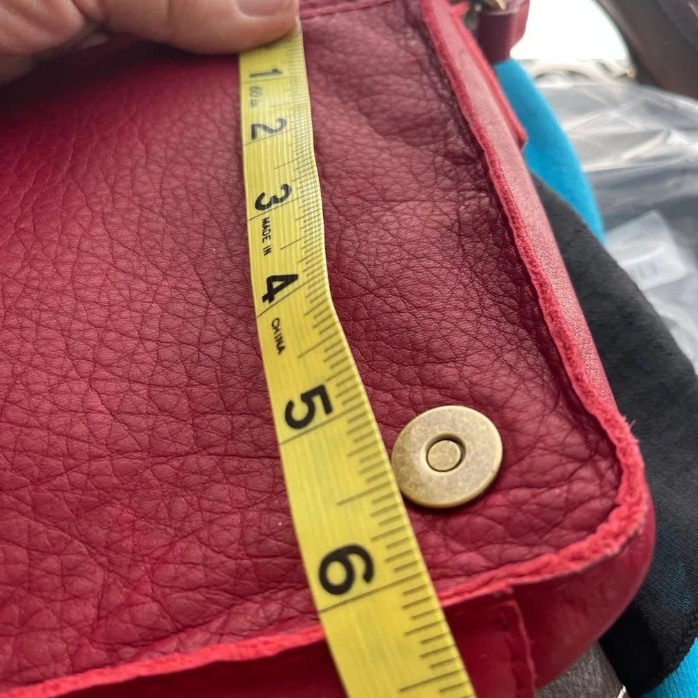 AMERICAN LEATHER COMPANY Red Crossbody Shoulder bag with brass accents - Image 14