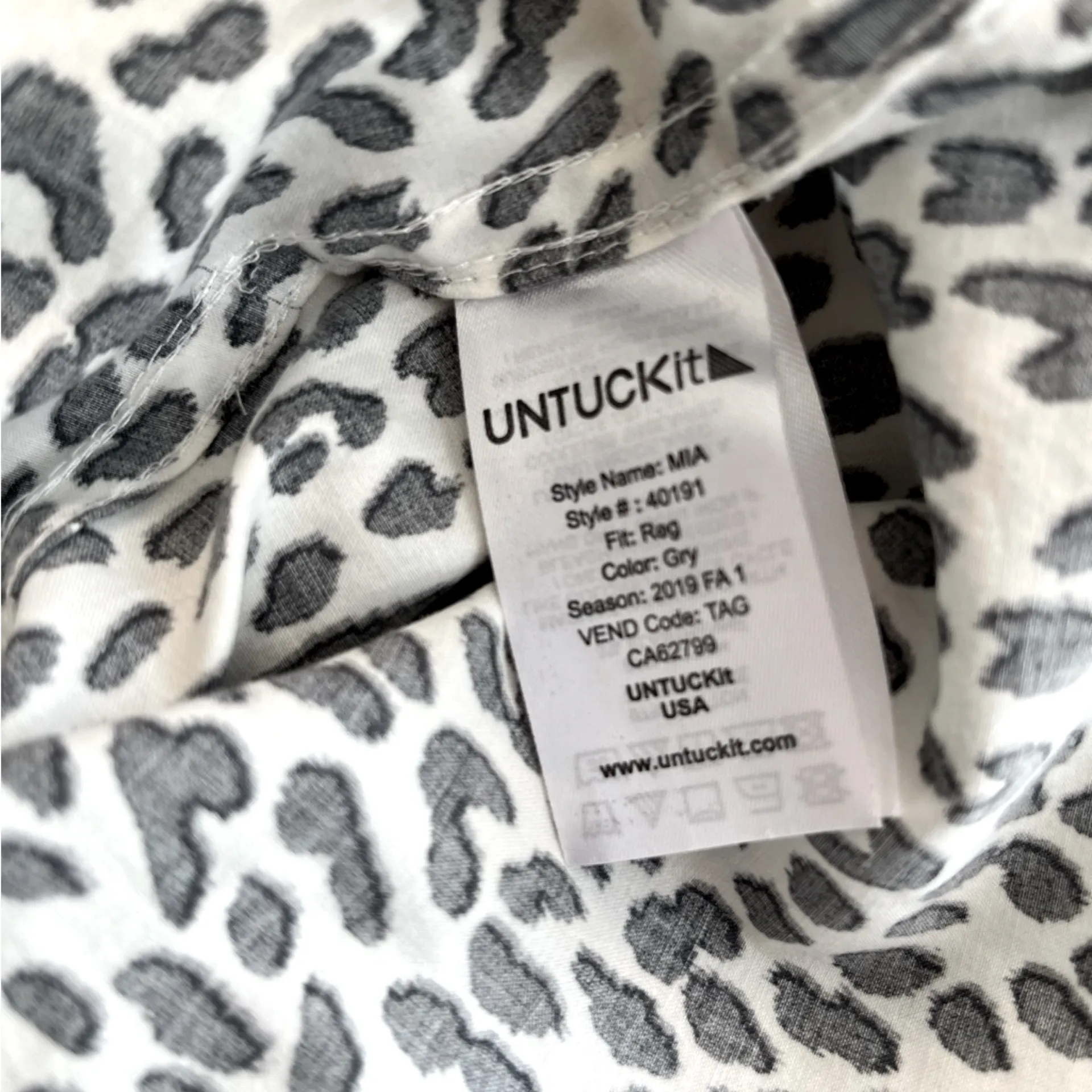 UNTUCKit MIA White Black Leopard Animal Print Button Down Collared Shirt 0 XS - Image 13