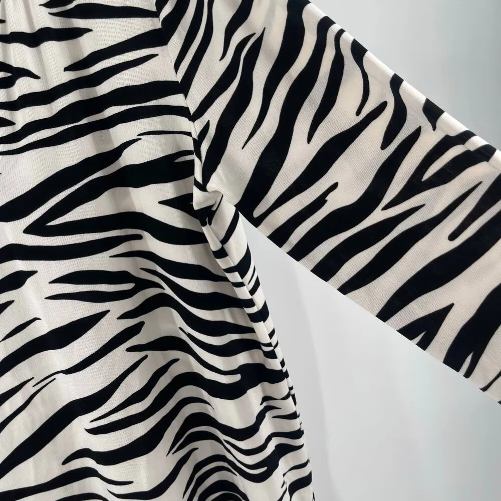 CHICO'S Travelers Top Size 2 (US 12/14) Classic Zebra Print Split-Neck Vacation - Image 7