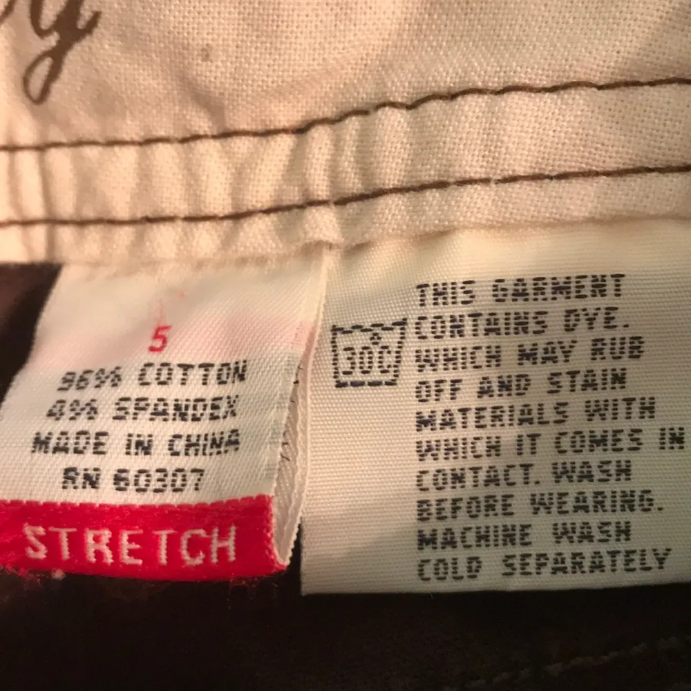 Unionbay  size 5 brown cargo capris - Image 3