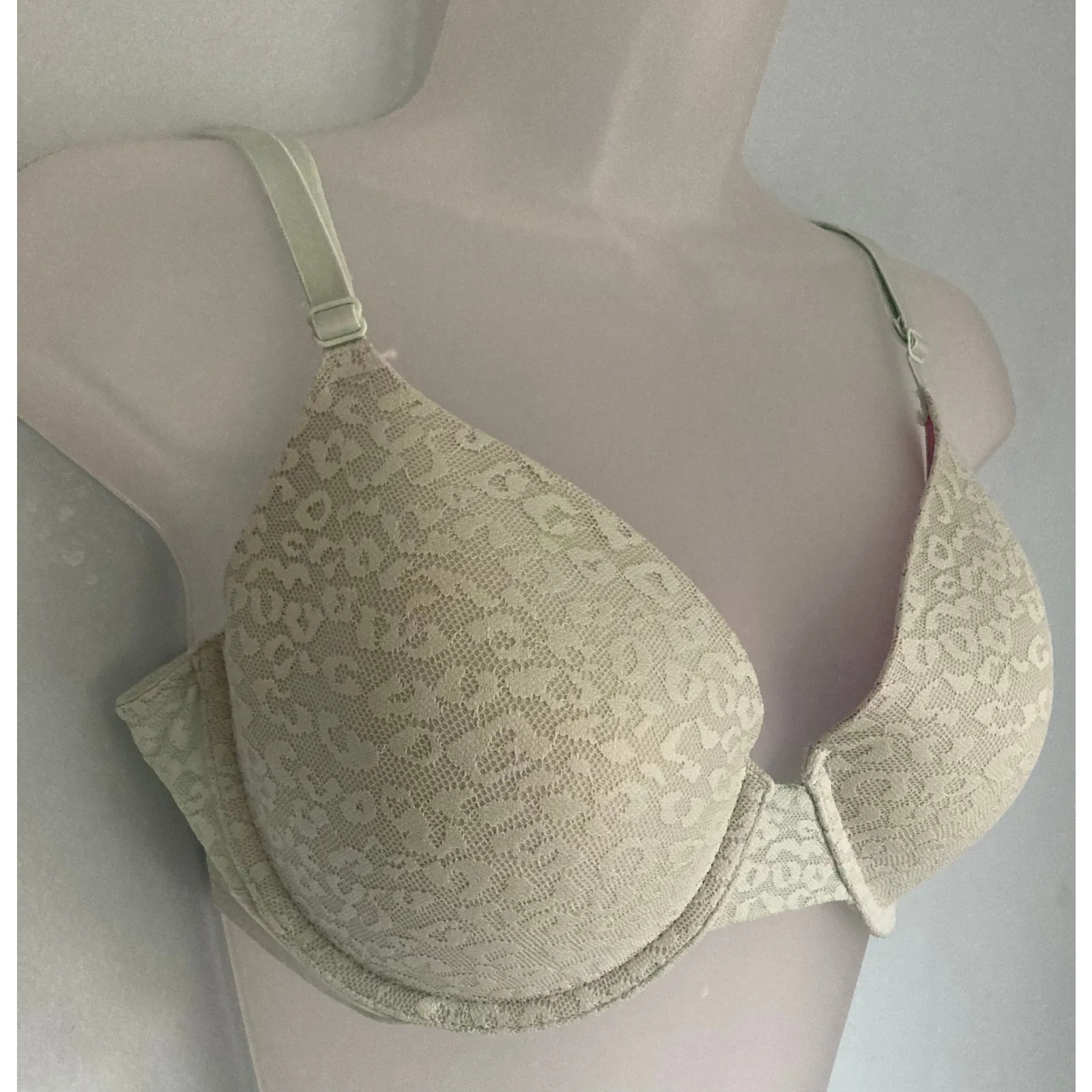 PINK Victoria's Secret Bra 34DD Lightly Lined Animal Pattern Lace Green Size undefined - Image 2