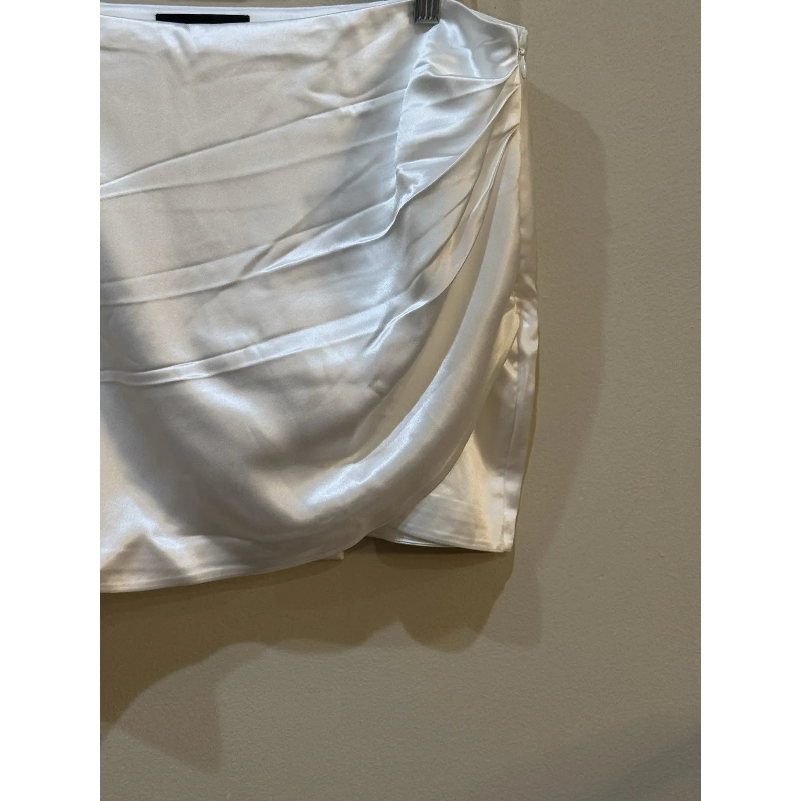 Retrofête Marilyn Tulip‎ Miniskirt White Size XL White Faux Wrap Ruched Satin - Image 5