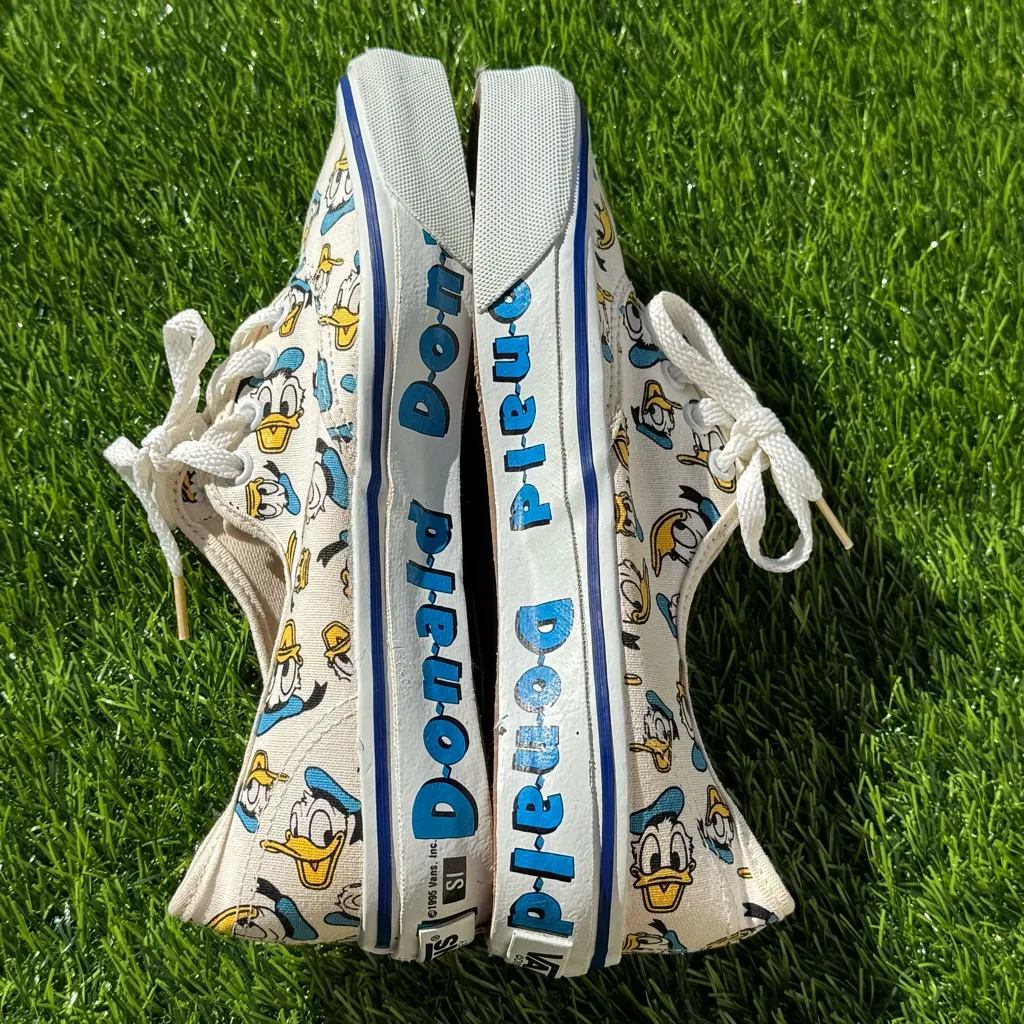 Vans X Disney Authentic “Donald Duck” Vintage 1995 Low Top Sneakers Size 8.5 - Image 3