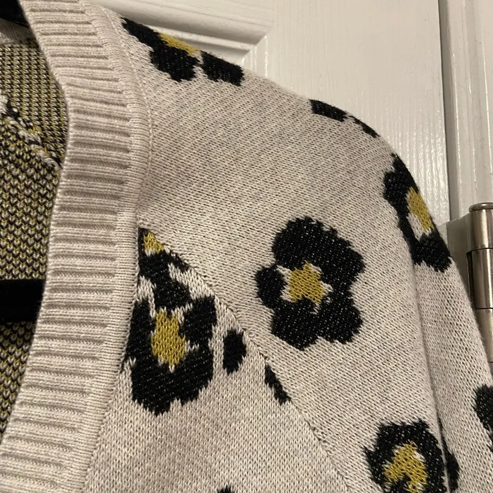 Cabi Kiki Leopard Print V Neck Button Front Knit Cardigan Gray Black Size S - Image 9