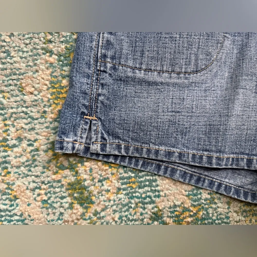 Vintage 90s BKE Midtown low rise button fly denim jean shorts, size 30 - Image 6