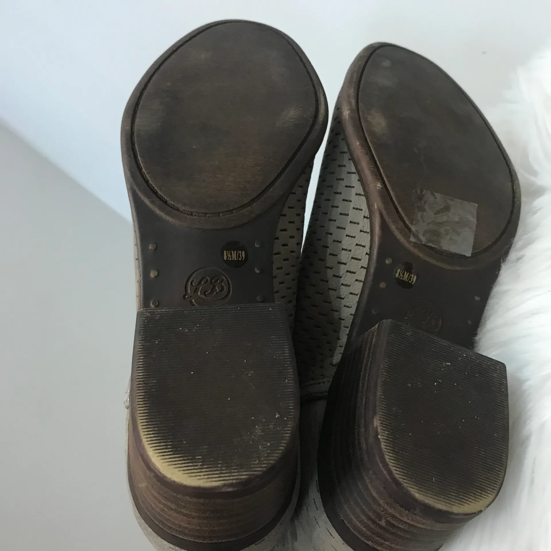 BALEY BOOTIE brown tan  size 8.5. - Image 10