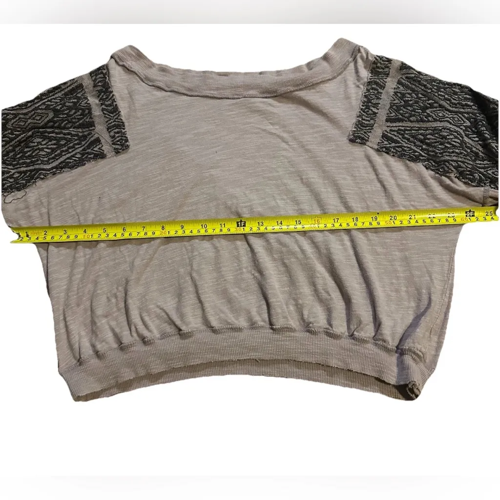 Free People Lilac Embroidered Sleeves Oversized Off-Sholder Crop Sweater Sz XS - Image 2