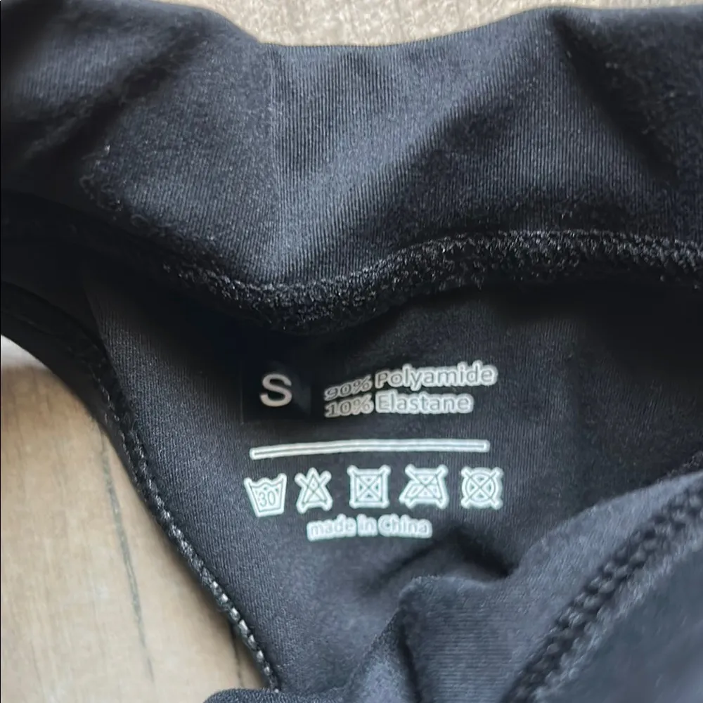 Black Sleeveless Zip - Image 3