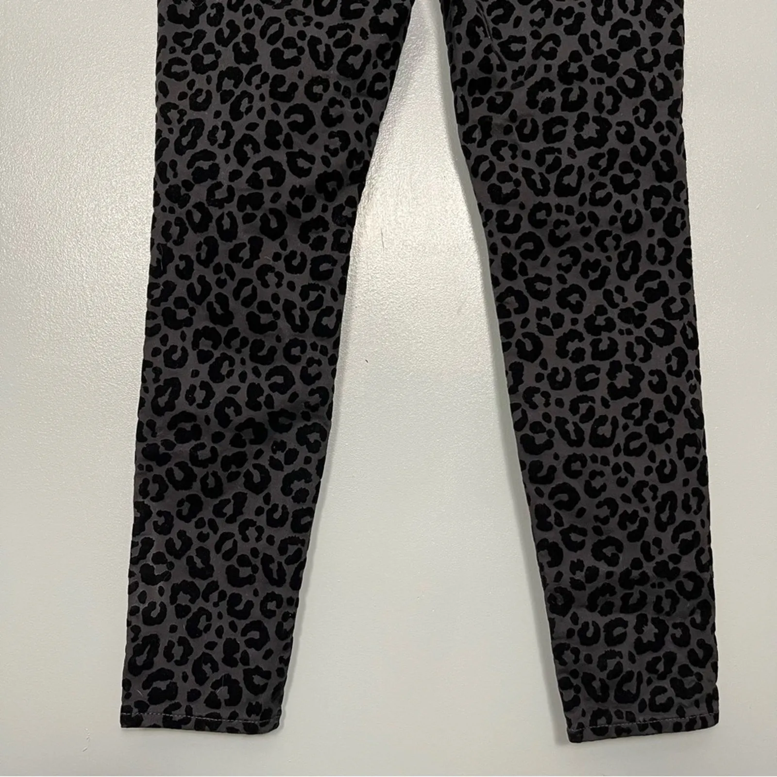 Madewell 9" Mid-Rise Skinny Jeans Flocked Leopard Edition Black Women’s Size 26 - Image 7