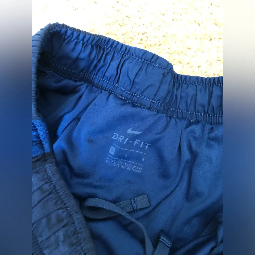 Nike Dri Fit Women’s size L Running Shorts Athletic sportswear - Image 3