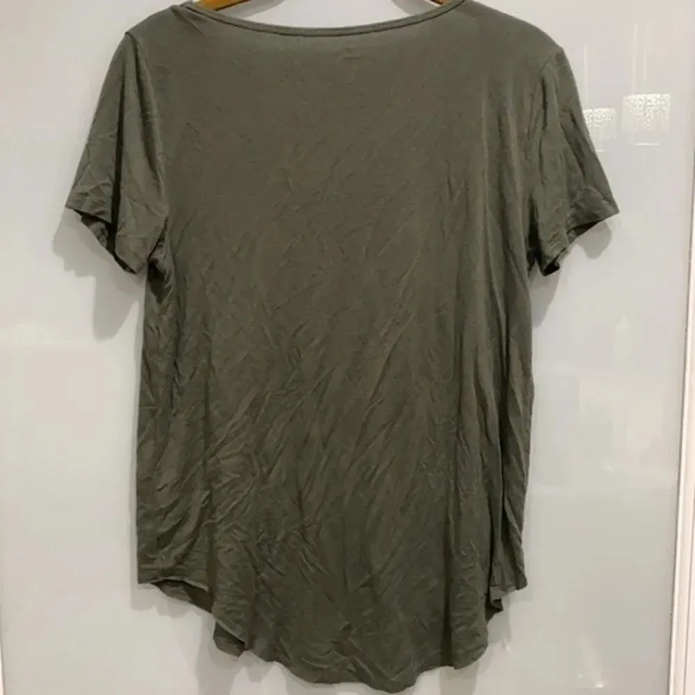 Hollister Women's V-Neck Green Basic Loose Short Sleeve Shirt Tee Top XS - Image 3