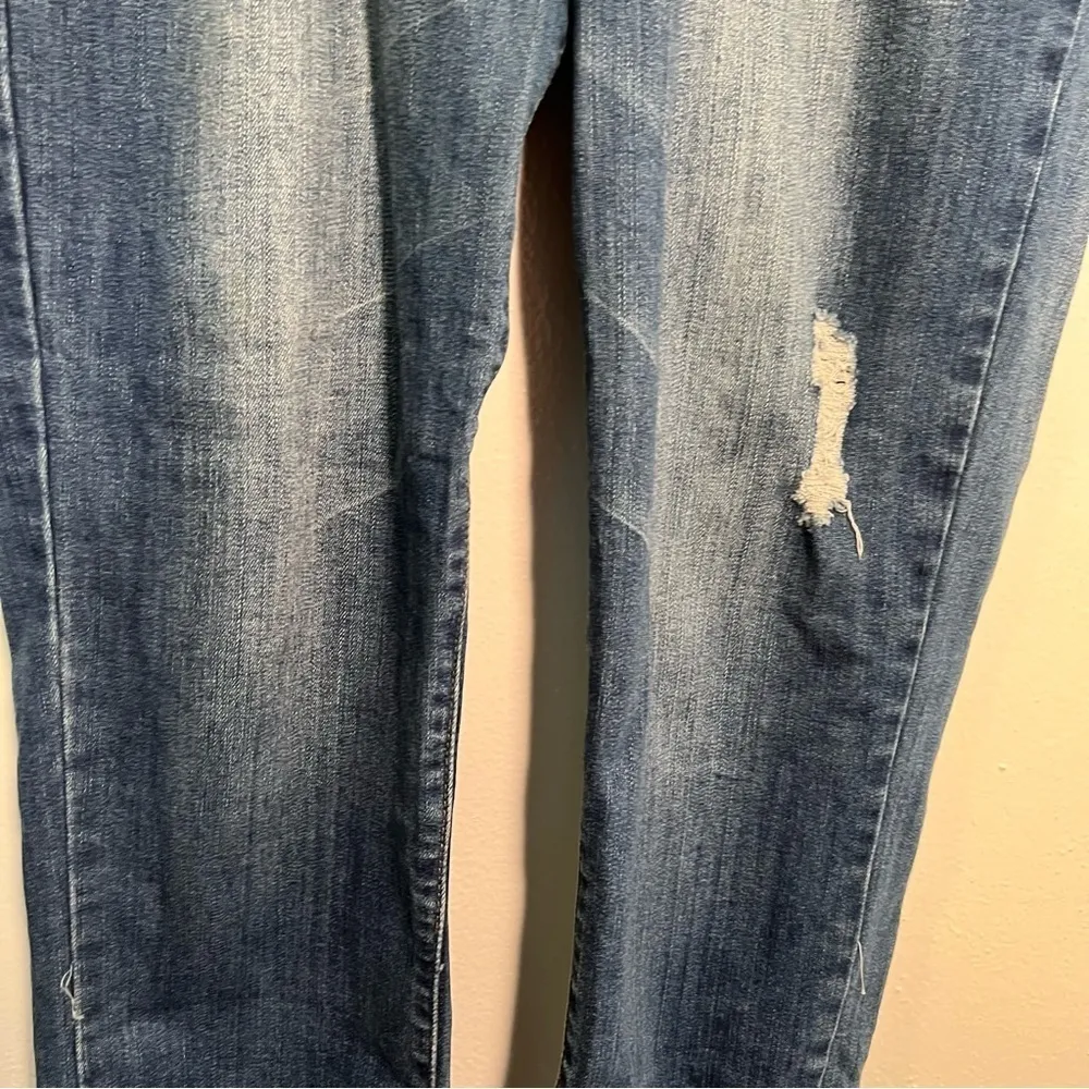 Tractr Blu  Skinny Jean Medium Wash Distressed - Image 4