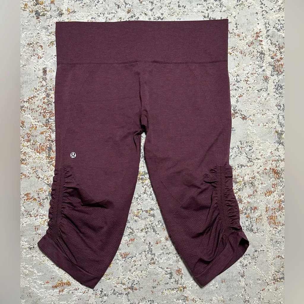 LULULEMON The Flow Crop Il Heathered Bordeaux Drama Leggings Size 12 burgundy - Image 4