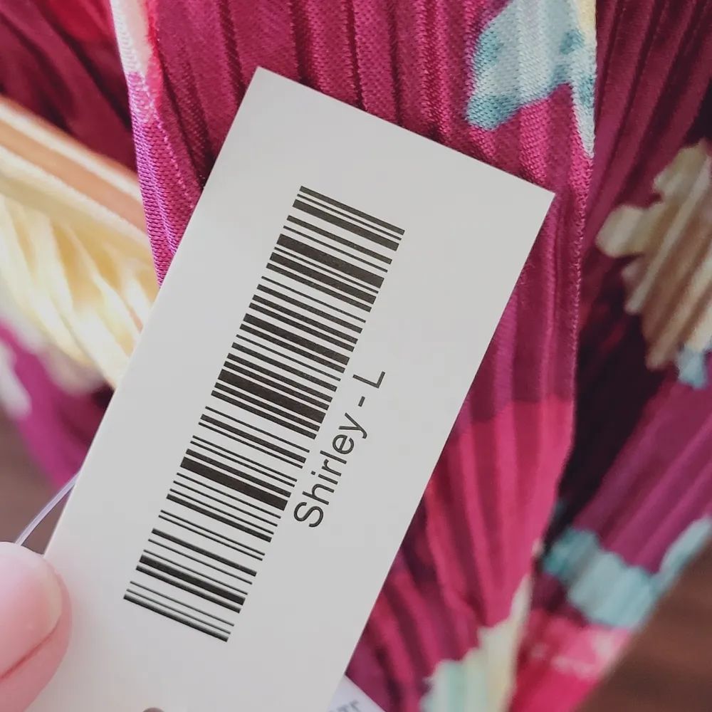 Lularoe satin crinkle kimono size large - Image 4