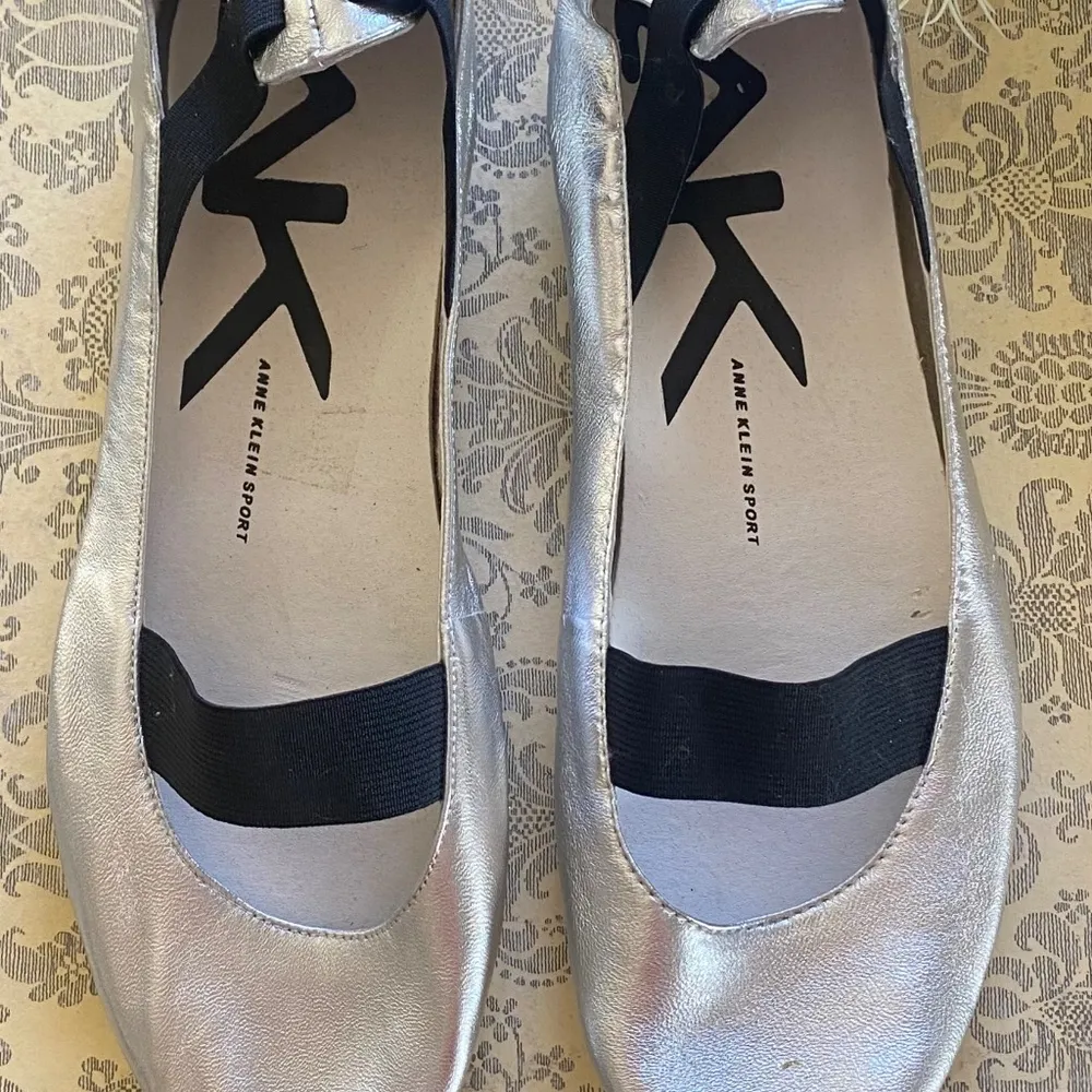 New Womens Silver & Black Comfy Flats - Image 2
