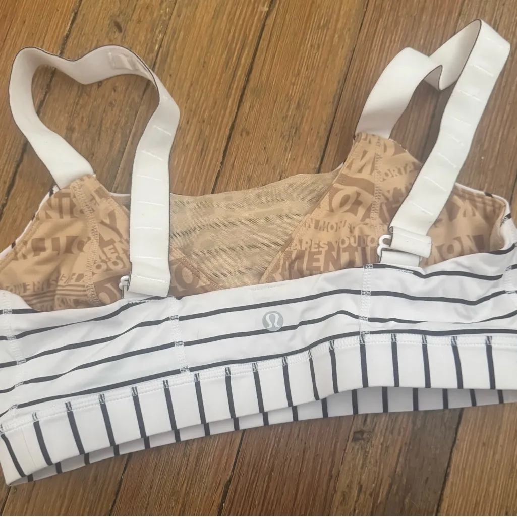 lululemon adjust me sports bra size 8 - Image 3