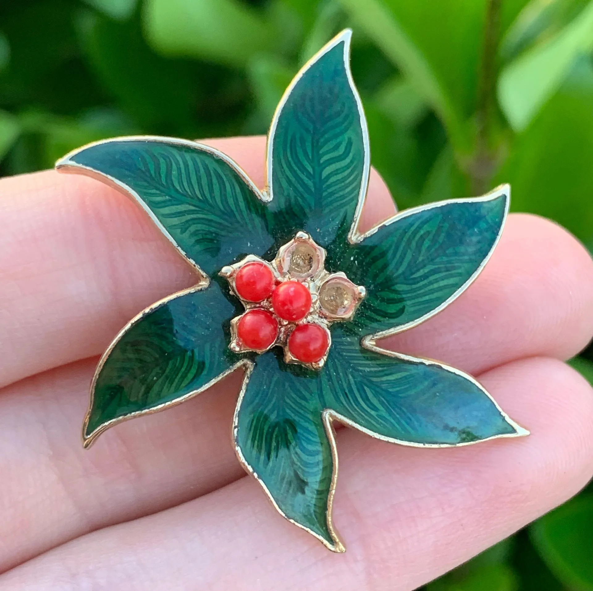 Vintage Green & Red Holly Flower Leaf & Berries Brooch Pin // Christmas Holiday - Image 2